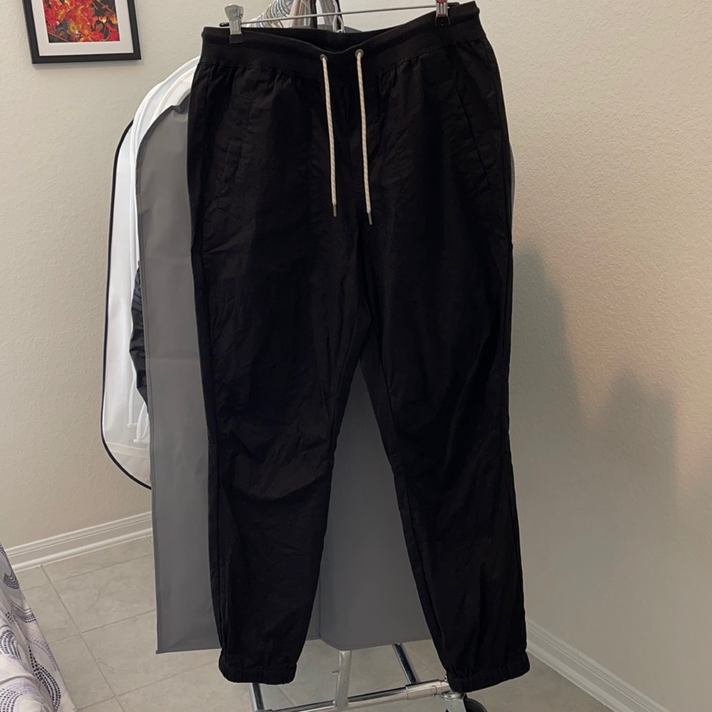 Men’s Vuori Ripstopper Joggers (Large)